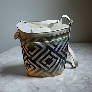 NWT Liz Claiborne Multicolor Geometric Justine hand Bag